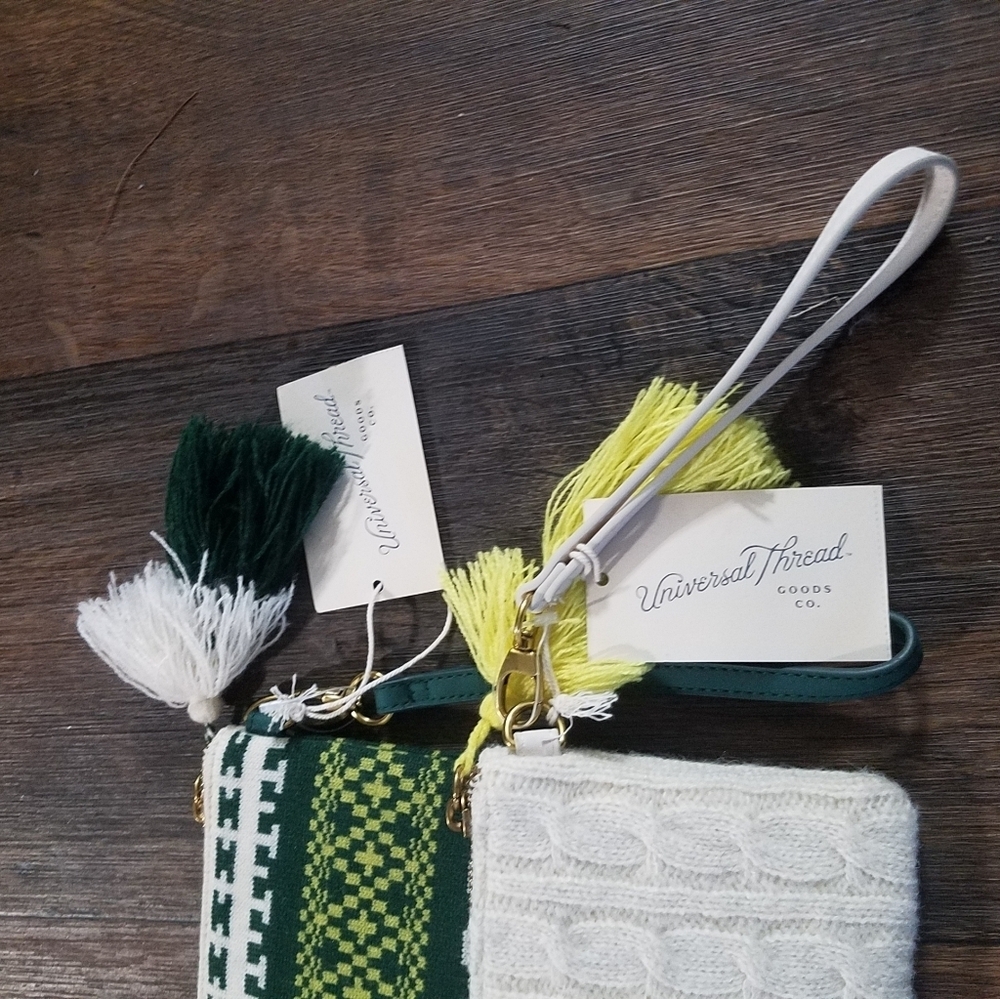 Universal thread sweater wristlets set a two - Picture 8 of 8